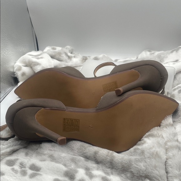 Journee Collection Women's Lilyann Multi Strap Stiletto Pointed Toe Pumps, sz 12 - Picture 6 of 7